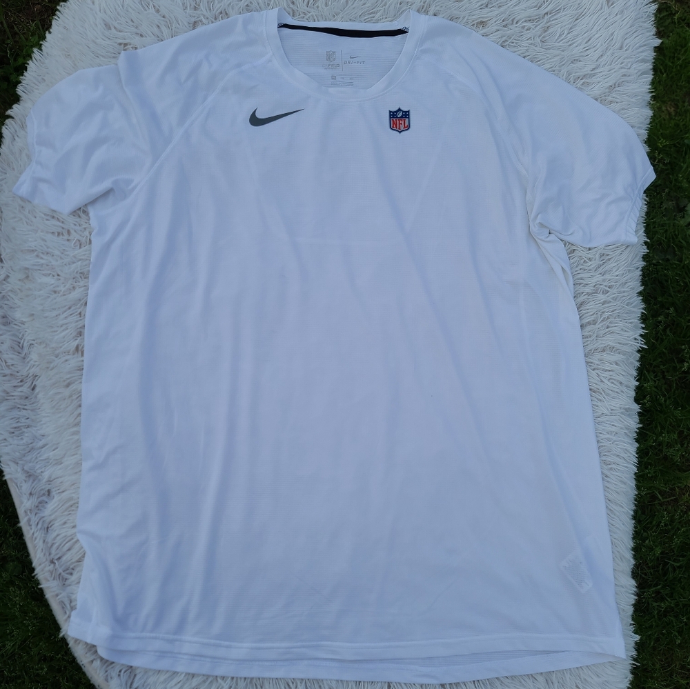 Nike Men's White T-Shirt